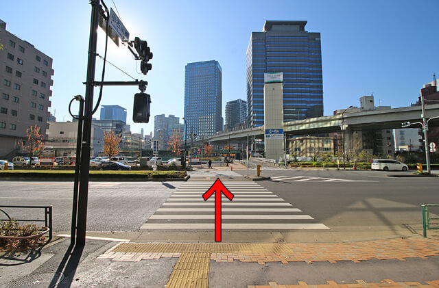 「小石川橋」横断歩道