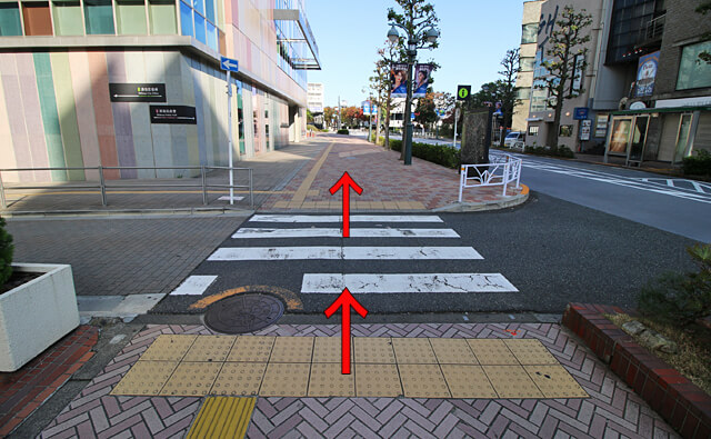 渋谷公会堂の手前の横断歩道