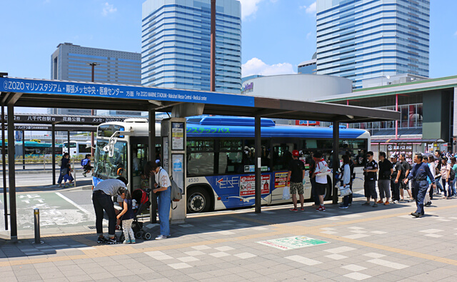混雑する京成バス