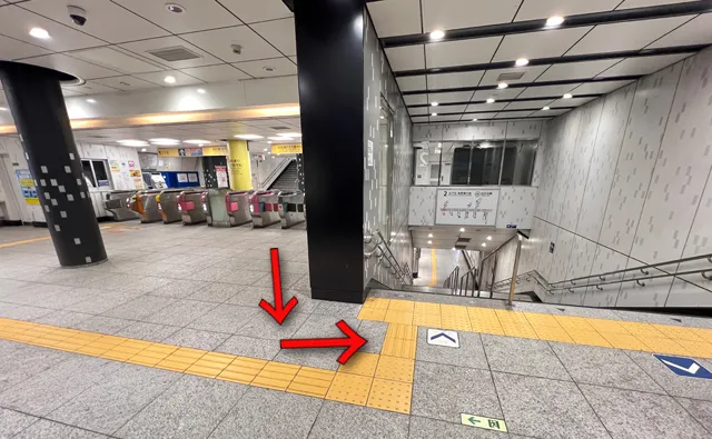 左折します