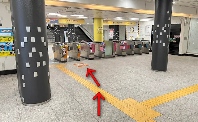 左側に昭和通り北方面改札